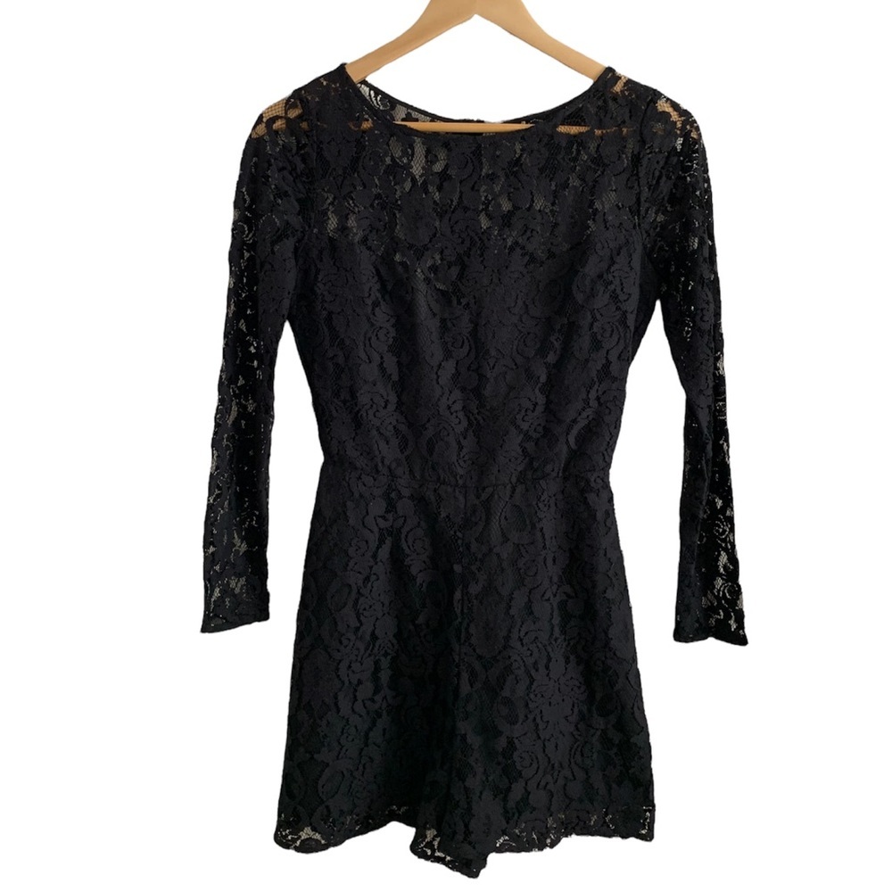 BB Dakota Lace Long Sleeve Romper Size 2